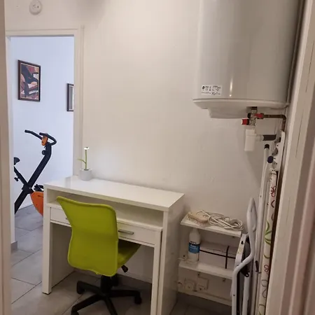 T2 Hyper Centre Rue Calme * Бандоль