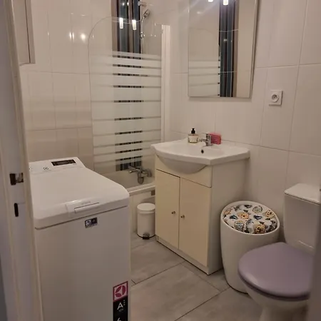 T2 Hyper Centre Rue Calme * Бандоль