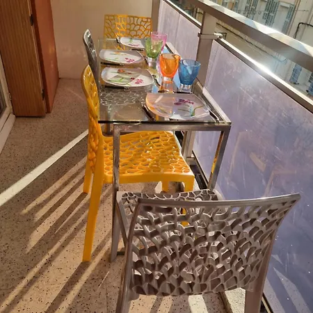 T2 Hyper Centre Rue Calme Апартаменты Бандоль