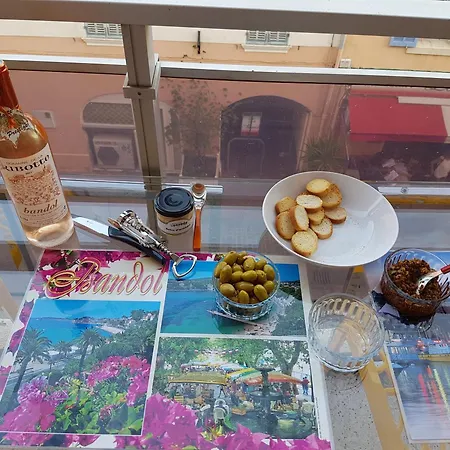 T2 Hyper Centre Rue Calme Bandol